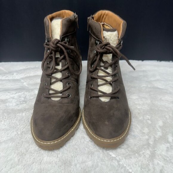 Universal Threads Chunky Heel Boots Woman's 9.5 - Picture 11 of 12